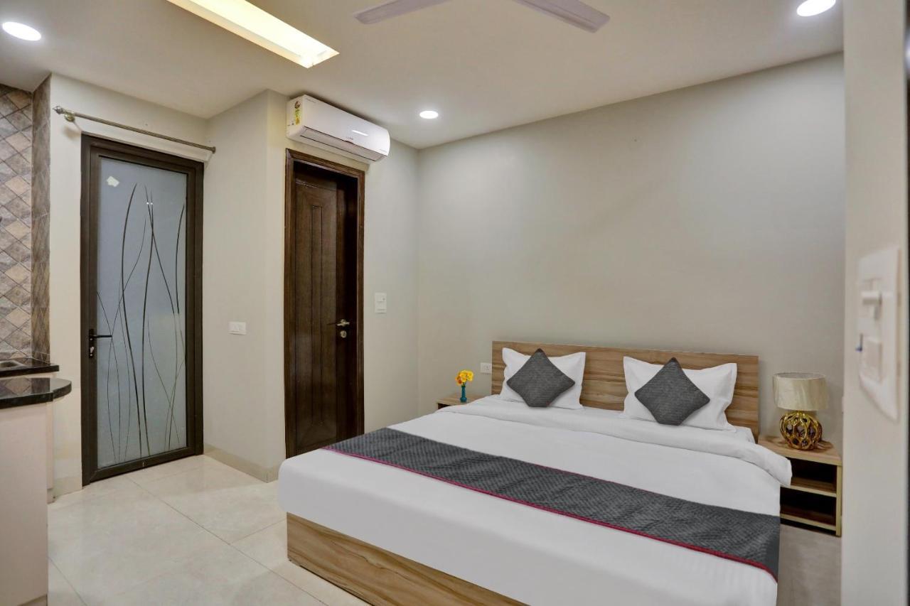 Townhouse Xanthe Hotel Noida Exterior photo