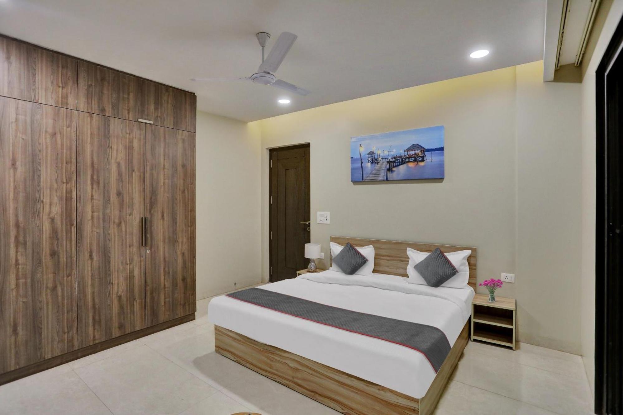 Townhouse Xanthe Hotel Noida Exterior photo